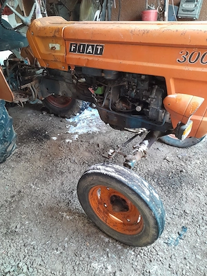 Vând tractor fiat 300 - imagine 2