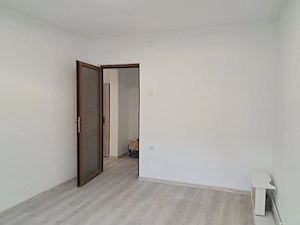 Vinz. Apart. 2 cam. cf.1, et. 3 din 4, semidecomandat, zona Obor, supr. totala  56.mp.arata bine     - imagine 17