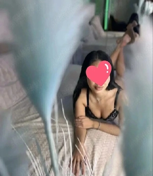 la tine sau la hotel 