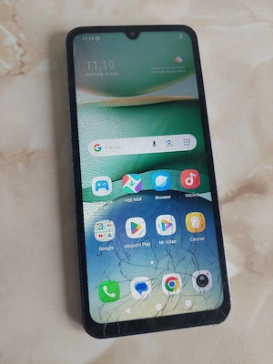 Vând Xiaomi Redmi A5 [spart] dar [perfect funcțional] [poze reale]