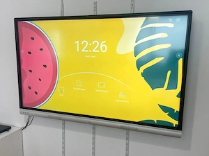 Display Interactiv xTouch cu diagonala de 165 cm