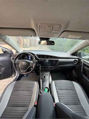 Toyota Auris  - imagine 8
