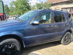 vând Mercedes ML 27 