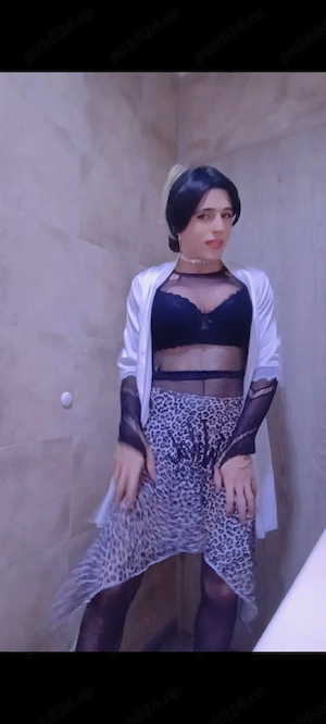 bună sunt Roxana O .traxexuală cu experiență 