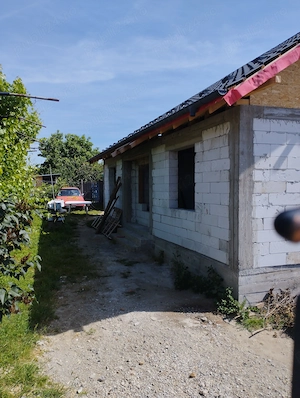 Vând casă comuna Ghindeni 