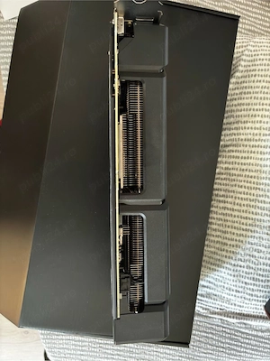 placa video rx 7700 xt 12 gb