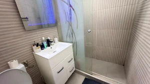 Vanzare Apartament 2 camere cu Balcon CUGIR Parcare Finisat Utilat Mobilat
