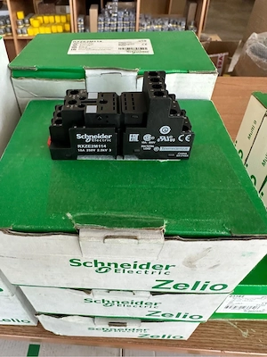Soclu Releu Schneider RXZE2M114 4CO 14 Pini 10 A 300 VAC
