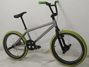 Bicicleta BMX - B'TWIN Wipe 500