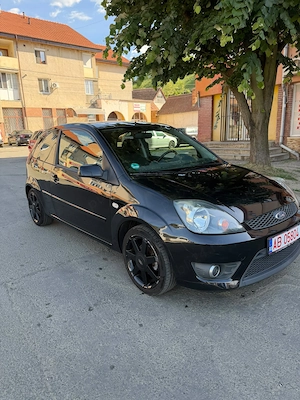 De vanzare Ford Fiesta 2008 - imagine 2