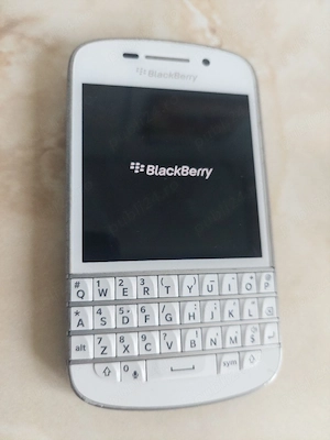 Vând BlackBerry Q10 alb [cu parolă pe care nu o știu] [poze reale]