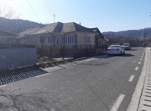 Casă de vânzare în Comuna Cislău, Județul Buzău, în zona adiacentă a DN 10 