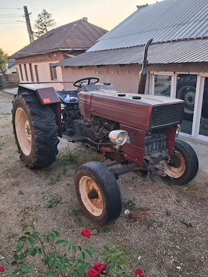 vand tractor cu toate utilajele!