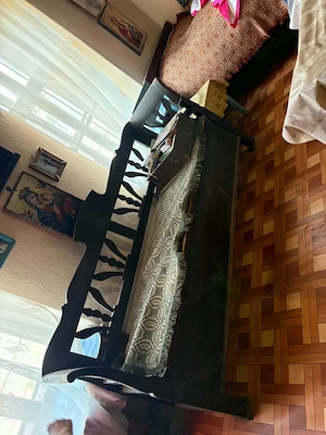 Mobilier vechi,,Lădoi,,de vânzare