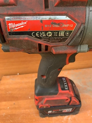 Vand Cheie de impact cu acumulator Milwaukee M18 FMTIW2F12-502X