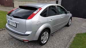 FORD FOCUS 1.6 benzina, 101 cp, 2006, euro 4, GPL,hatchback 5 usi, KEYLESS GO-ENTRY,roti iarna+vara - imagine 4