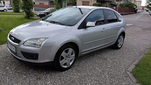 FORD FOCUS 1.6 benzina, 101 cp, 2006, euro 4, GPL,hatchback 5 usi, KEYLESS GO-ENTRY,roti iarna+vara