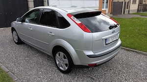 FORD FOCUS 1.6 benzina, 101 cp, 2006, euro 4, GPL,hatchback 5 usi, KEYLESS GO-ENTRY,roti iarna+vara - imagine 3