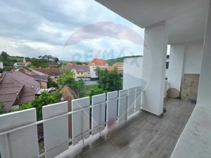 Apartament cu 3 camere de vânzare în zona Centrala Tarnaveni - imagine 19