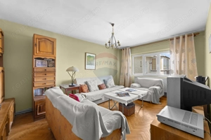 Apartament cu 3 camere de vânzare în zona Podgoria - imagine 2