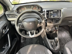 Peugeot 208 - imagine 3