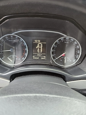 Skoda octavia 2 facelift 1.6 tdi - imagine 5