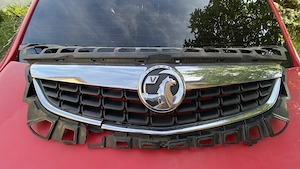 Grila radiator OPEL ASTRA J 1,6 benzina 2012