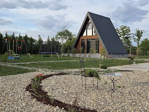 Complex A-frame Herneacova - 2 cabane construite + 2 in proiect, suprafata teren 2800 mp - imagine 7