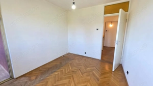 Apartament cu 3 camere 2 bai 2 balcoane si pivnita de vanzare in Strand - imagine 12
