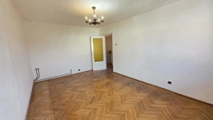 Apartament cu 3 camere 2 bai 2 balcoane si pivnita de vanzare in Strand - imagine 3
