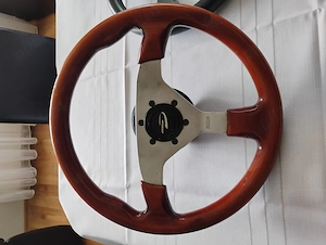 Vînzare auto și piese