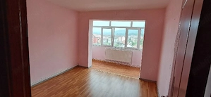Apartament 3 camere transformat in 2 plus living