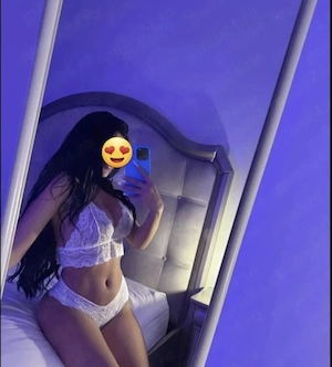 Singură în locație! 