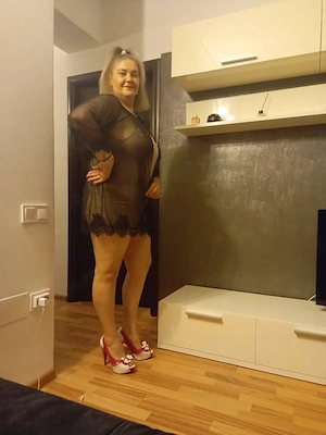 Azi am ajuns  .Servicii ireprosabile  Doamna forme voluptoase  