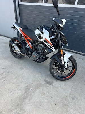 KTM Duke 125, 2020, Categoria A1 - imagine 3