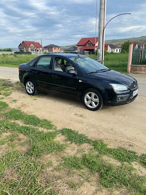 Vând Ford Focus, an 2006, motor 1.6, diesel, 284700 km - imagine 2
