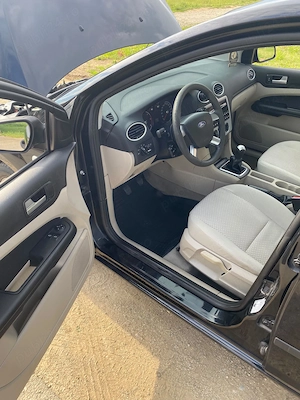 Vând Ford Focus, an 2006, motor 1.6, diesel, 284700 km - imagine 6