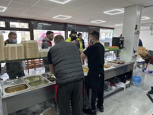 Vând afacere fast-food în piața badea cartan  - imagine 2