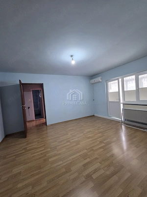 Apartament cu 2 camere   zona Dorobanti 1   etaj 3din4   cu imbunatatiri   Pret: 72.000  neg.   - imagine 3