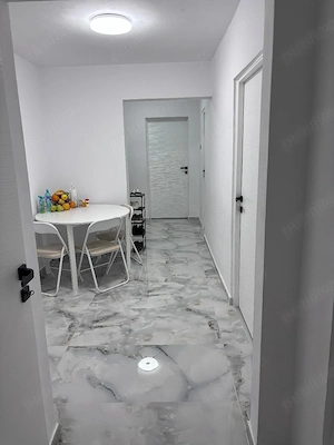 Apartament Lux 3 Camere Decomandat 2 Bai  Boxa Centrala Proprie Zona Dambovita 