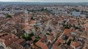 Apartament 3 camere - Eleganță și spațiu în Centrul Istoric al Sibiului – 122 mp - imagine 13
