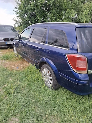 Dezmembrez Opel Astra H - imagine 2