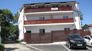 De închiriat clădire solidă, trainică, P+2, 470mp, an construcție 2017