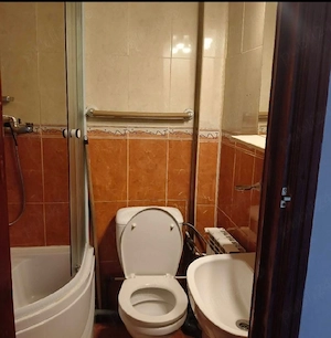 Vand apartament cu 2 camere