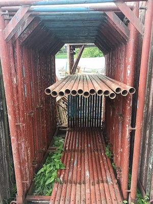 vand schelă metalică