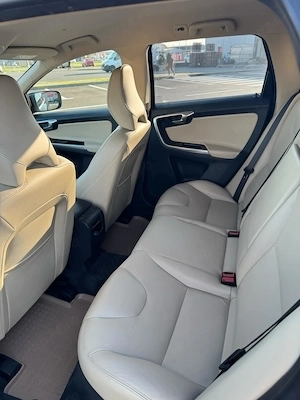 Volvo XC60 D3 - imagine 3