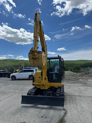 Excavator pe șenile Komatsu PC58-8 (2022)