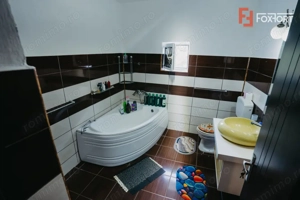 Casa individuala cu 8 camere si lac cu pesti, teren 4424 mp - Jebel - imagine 12