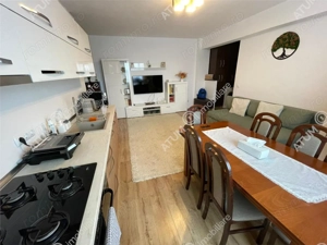 Apartament 3 camere decomandate balcon loc parcare zona Turnisor Sibiu - imagine 8