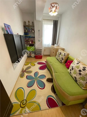 Apartament 3 camere decomandate balcon loc parcare zona Turnisor Sibiu - imagine 6